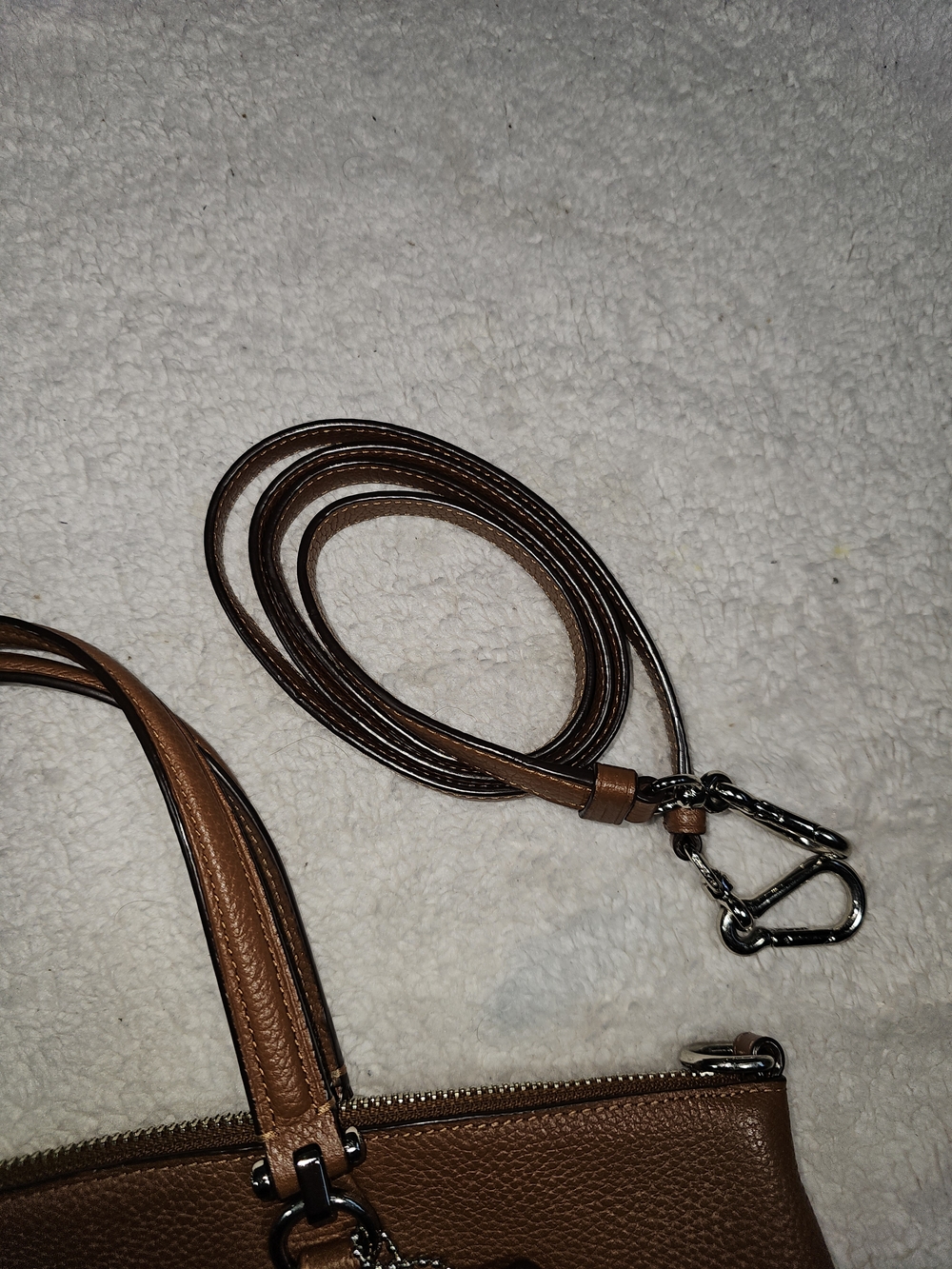 COACH CROSSBODY SHOULDER HANDBAG PEBBLED LEATHER. - Picture 6 of 12